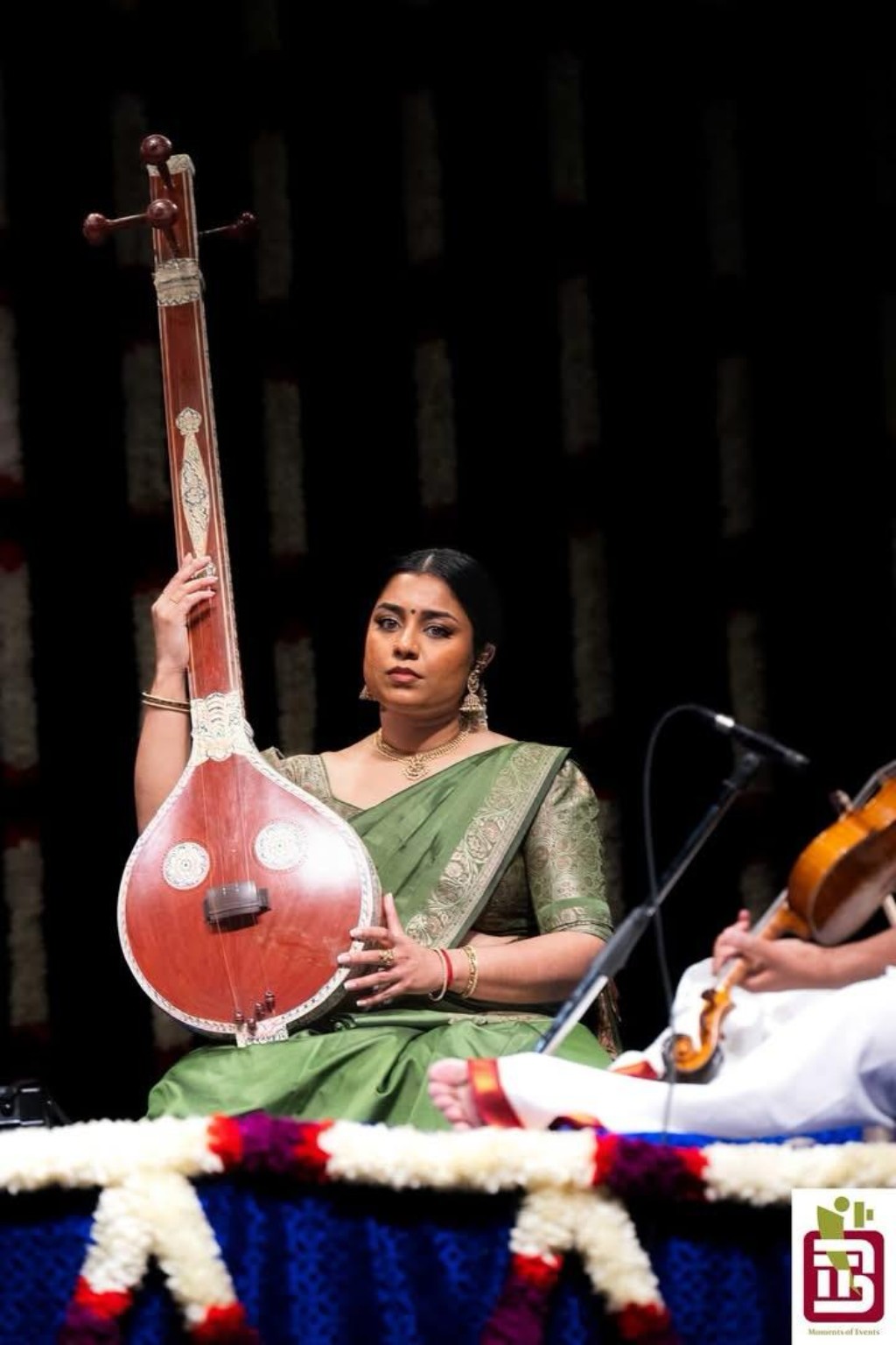Tanpura artist