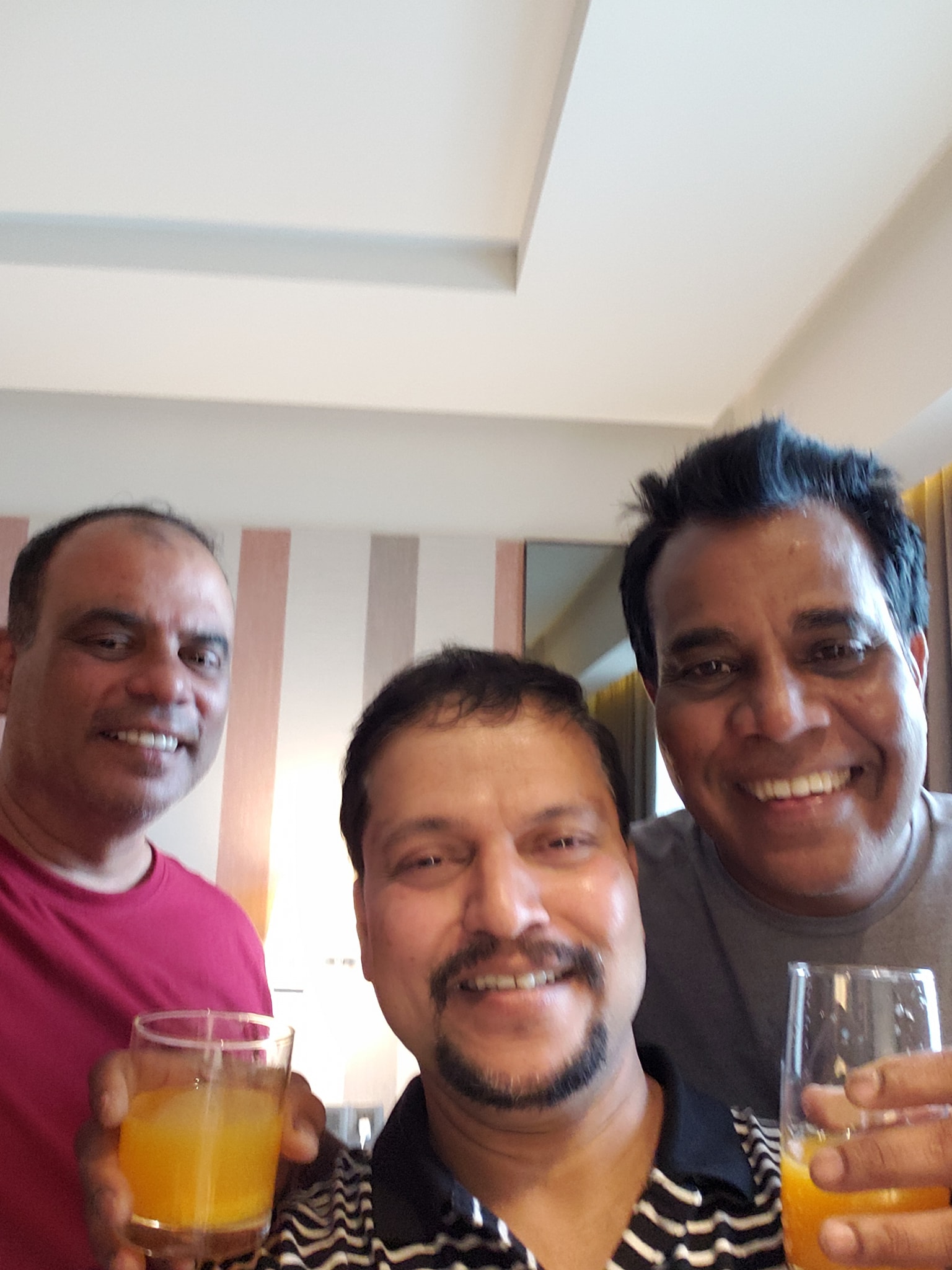 Beachside memories with the SJC Class of 85 family.